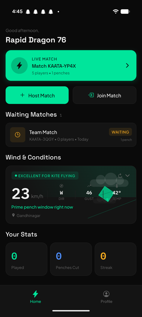 Kaata home screen with live match card, waiting matches, and wind conditions.